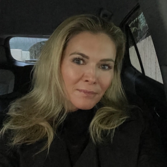 Meet your Posher, Kelley - Picture 2 of 2